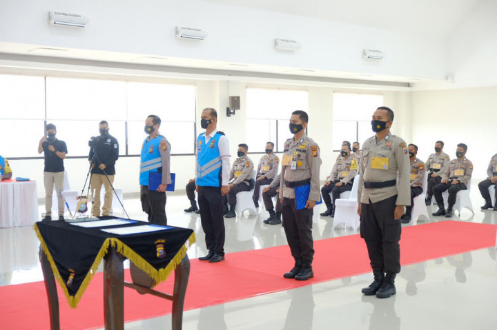 Dalam acara ini Kapolda Riau, didampingi oleh Wakapolda Riau, Irwasda Polda Riau dan Pejabat utama Polda Riau lainnya beserta peserta seleksi Pendidikan SIP Polri Angkatan ke 50 TA 2021.