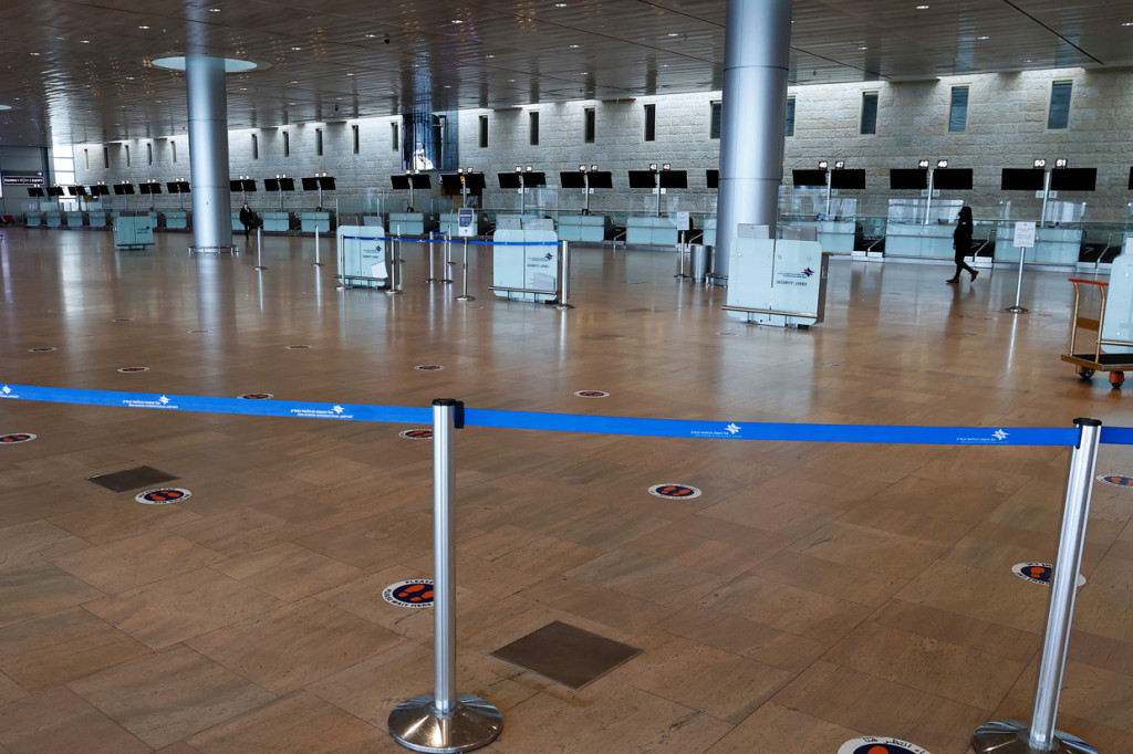 Bandara internasional Ben Gurion, yang tampak kosong di Lod dekat Tel Aviv, Israel.