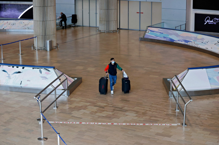 Semasa perebakan pandemi virus corona, Israel telah melakukan pembatasan masuk di bandara internasional utama Ben Gurion. Tetapi membuat pengecualian pada beberapa kategori, termasuk mahasiswa keagamaan dan warga Israel yang kembali dari luar negeri.