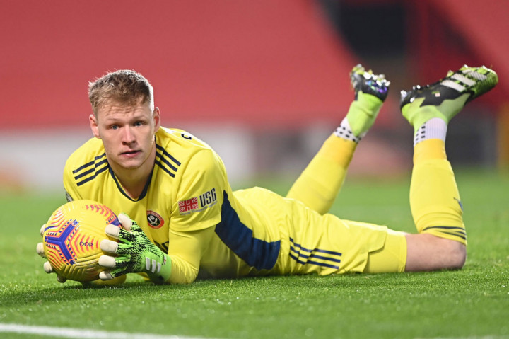 Empat menit jelang turun minum MU kembali menciptakan peluang saat Alex Telles mengirim umpan lambung, tetapi sundulan Martial terlalu lemah dan mudah diamankan Ramsdale, sehingga keunggulan tim tamu bertahan hingga babak pertama usai.