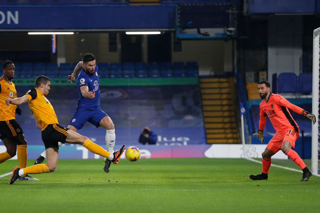 Perubahan itu sempat menjanjikan saat Chelsea menciptakan peluang hanya lima menit setelah kickoff. Sayang, Giroud tak mampu menjangkau umpan tarik kiriman Callum Hudson-Odoi di area tiang dekat.