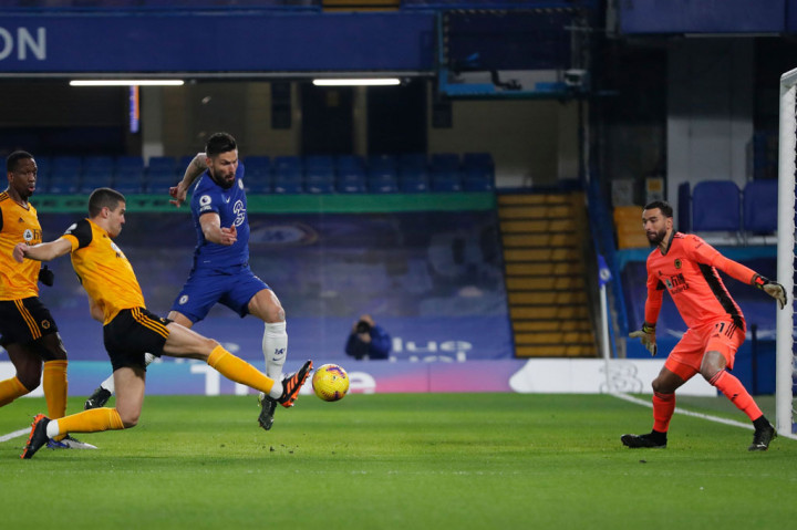 Perubahan itu sempat menjanjikan saat Chelsea menciptakan peluang hanya lima menit setelah kickoff. Sayang, Giroud tak mampu menjangkau umpan tarik kiriman Callum Hudson-Odoi di area tiang dekat.