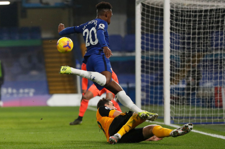 Chelsea membombardir pertahanan tim tamu dan sejumlah peluang tercipta. Sayang tidak ada satu gol pun yang tercipta hingga babak pertama usai.