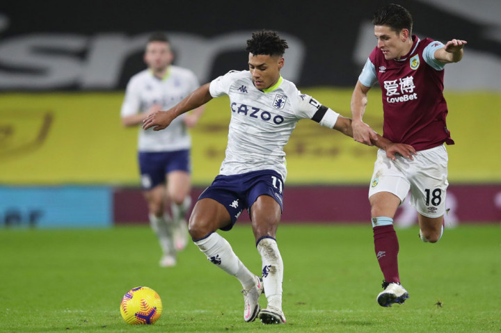 Sayang, Villa gagal memanfaatkan tak kurang dari lima peluang untuk menambah keunggulan yang mereka dapatkan hingga menjelang turun minum, termasuk sambaran Ross Barkley atas bola muntah hasil tembakan Watkins yang membentur mistar gawang pada menit ke-41.