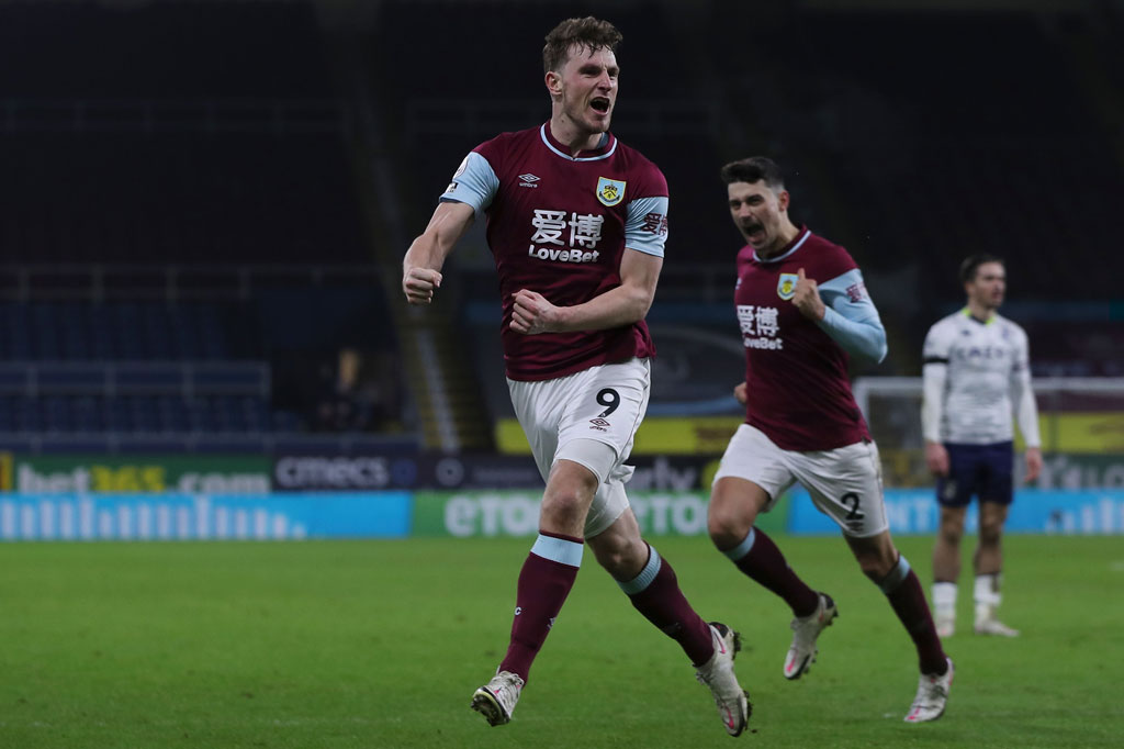 Tiga menit kemudian Burnley membalikkan keadaan sepenuhnya saat umpan McNeil diselesaikan oleh Chris Wood untuk membuat tuan rumah berbalik memimpin 3-2.