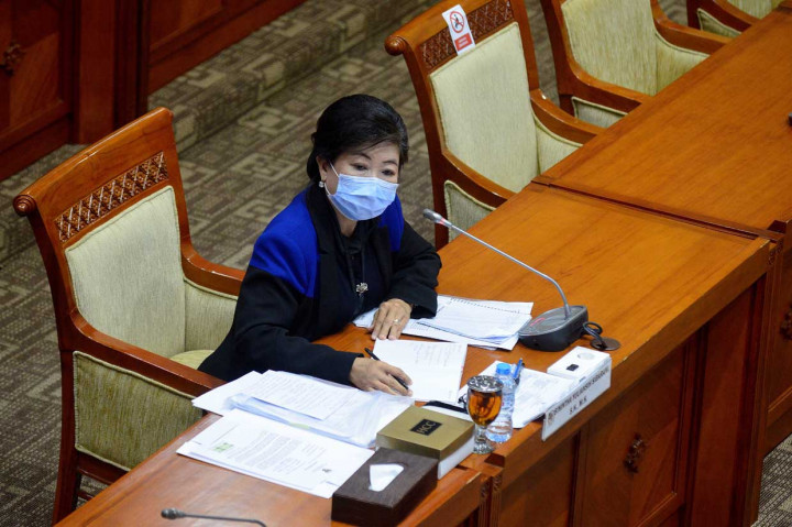 Calon Hakim Ad Hoc Tipikor Sinintha Yuliansih Sibarani menyampaikan pemaparan saat mengikuti uji kelayakan dan kepatutan di Komisi III DPR, Gedung Nusantara II, Kompleks Parlemen Senayan, Jakarta.