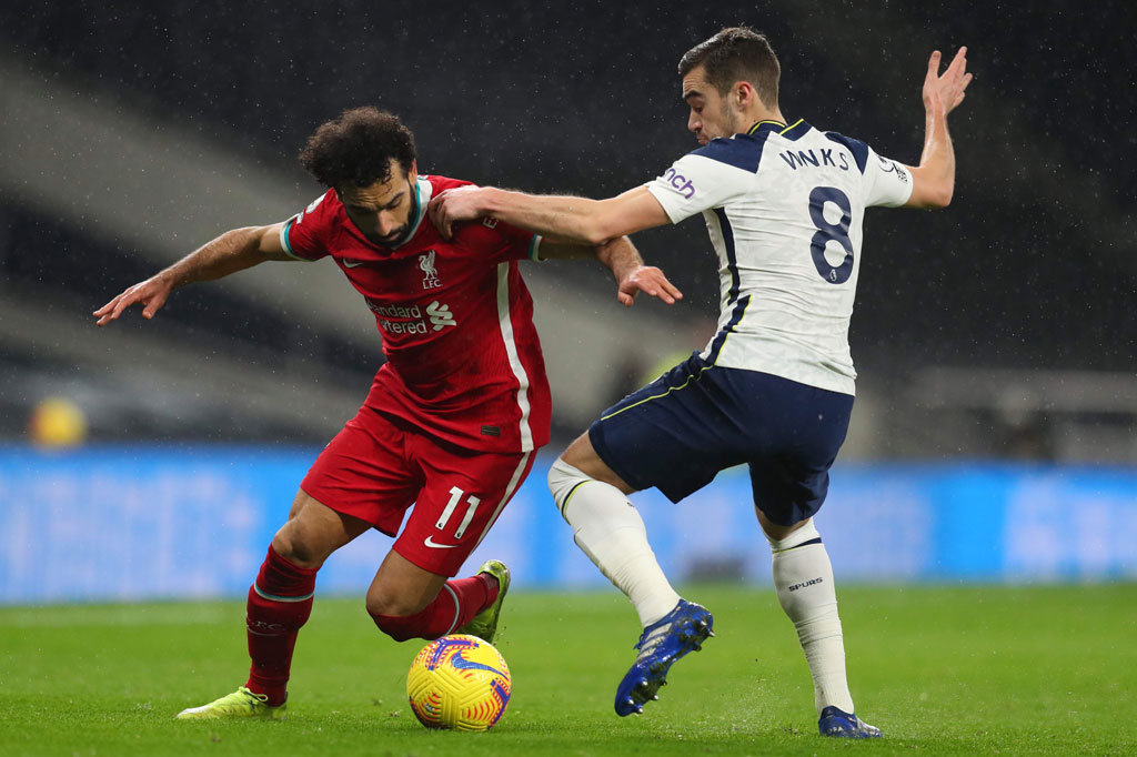 Cederanya Harry Kane berusaha diatasi Jose Mourinho dengan memasukkan Erik Lamela pada awal babak kedua, bersamaan dengan Harry Winks yang menggantikan Aurier.