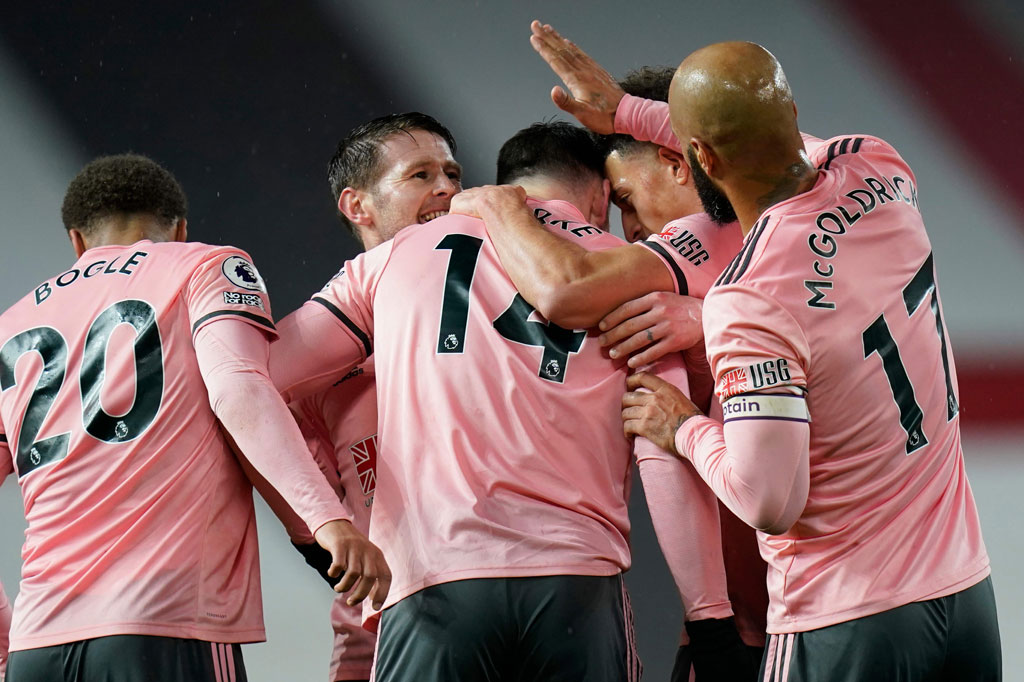 Manchester United secara mengejutkan dikalahkan tim juru kunci Sheffield United pada laga pekan ke-20 Liga Inggris di Stadion Old Trafford, Kamis, 28 Januari 2021 dini hari WIB. Kekalahan tersebut sekaligus membuat Setan merah gagal kembali ke puncak klasemen sementara.