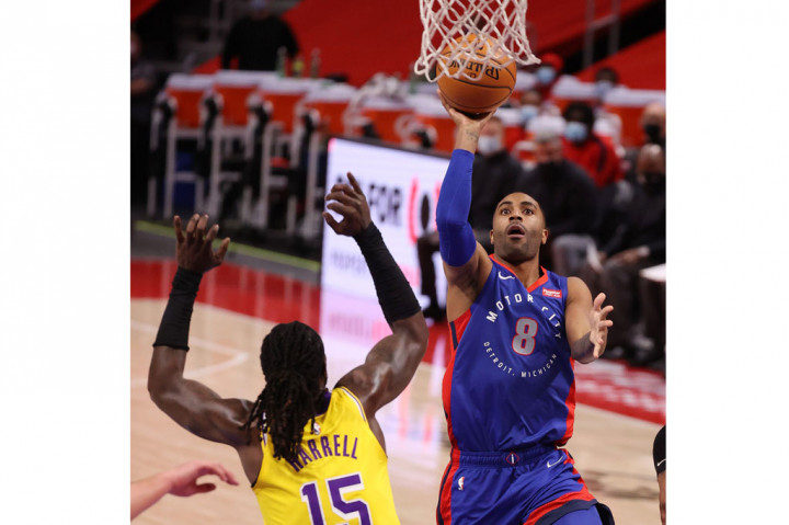 Forward Pistons, Wayne Ellington membukukan 20 poin termasuk dari enam lemparan tiga angka dan Mason Plumlee menyumbangkan 17 poin dan 10 rebound. 