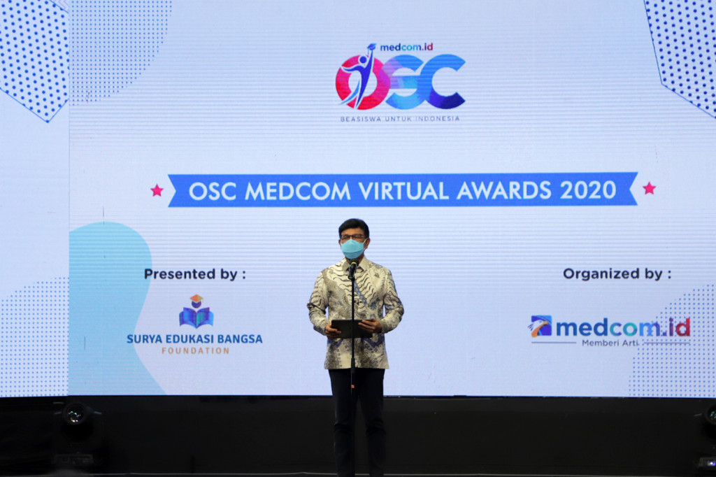 Menteri Komunikasi dan Informatika RI Johnny G. Plate saat menjadi pembicara kunci dalam acara OSC Medcom Virtual Awards 2020, di Jakarta.