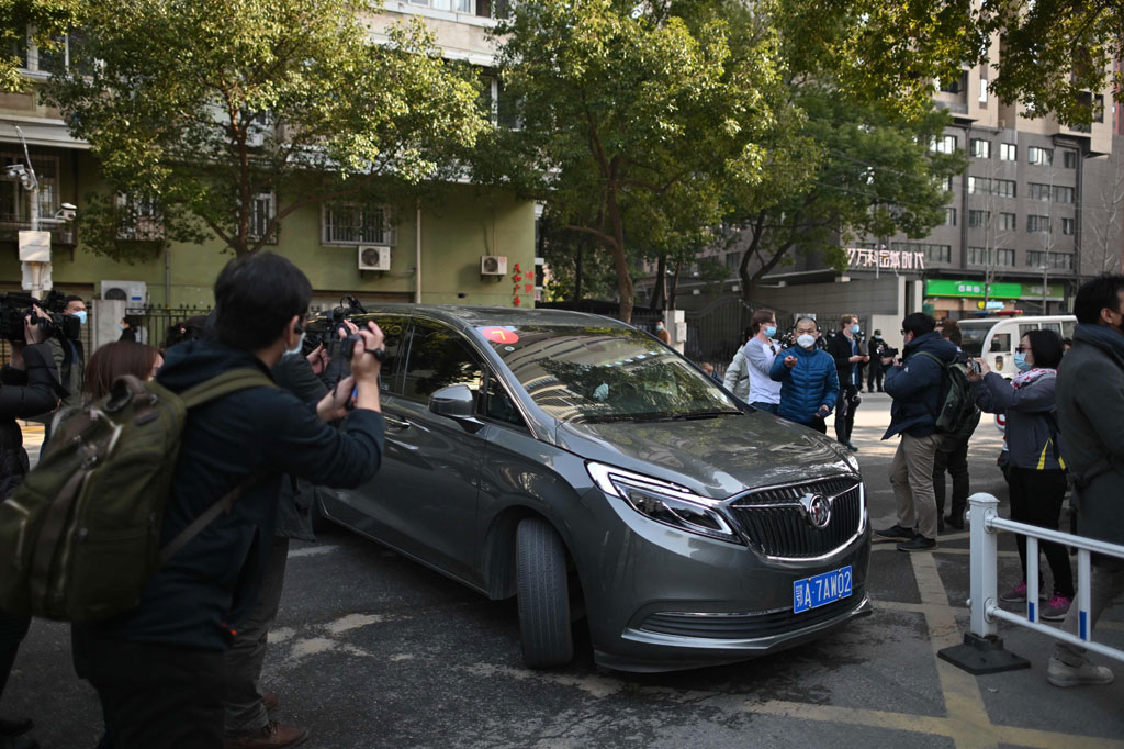 Tim ahli yang dipimpin Organisasi Kesehatan Dunia (WHO) untuk menyelidiki asal-usul pandemi covid-19, mengunjungi sebuah rumah sakit di Wuhan, Tiongkok pada Jumat, 29 Januari 2021. RS tersebut merupakan salah satu fasilitas yang pertama merawat pasien covid-19 pada awal-awal wabah.