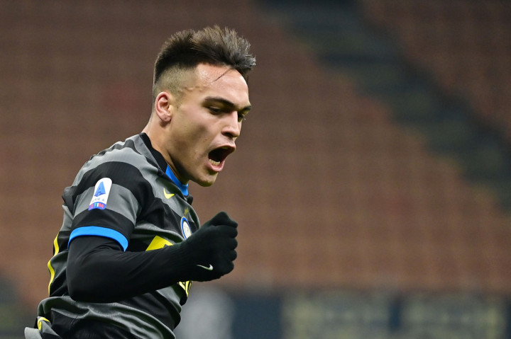 Tim tuan rumah menggila di babak kedua. Lautaro Martinez memperbesar keunggulan menjadi dua gol pada menit ke-57.