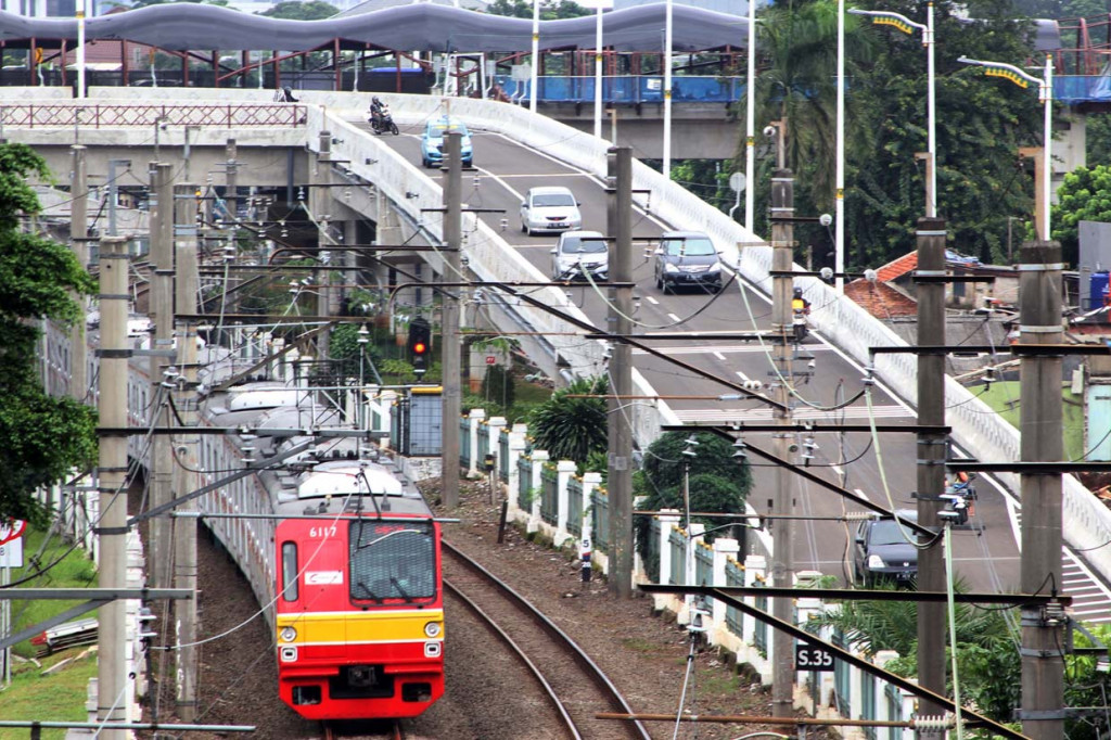 Jalan layang tersebut akan kembali ditutup setelah tiga hari uji coba untuk dilakukan evaluasi.
