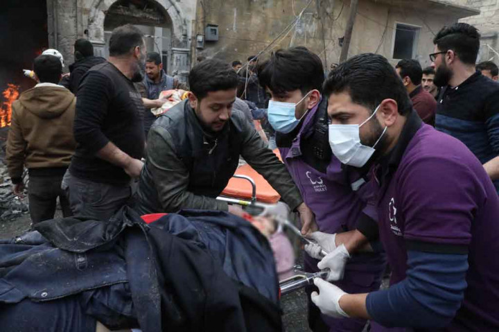 Bom mobil meledak dan mengakibatkan sedikitnya 12 orang meninggal dunia, termasuk tujuh warga sipil, dalam dua insiden terpisah di Suriah utara pada Minggu, 31 Januari 2021 waktu setempat.