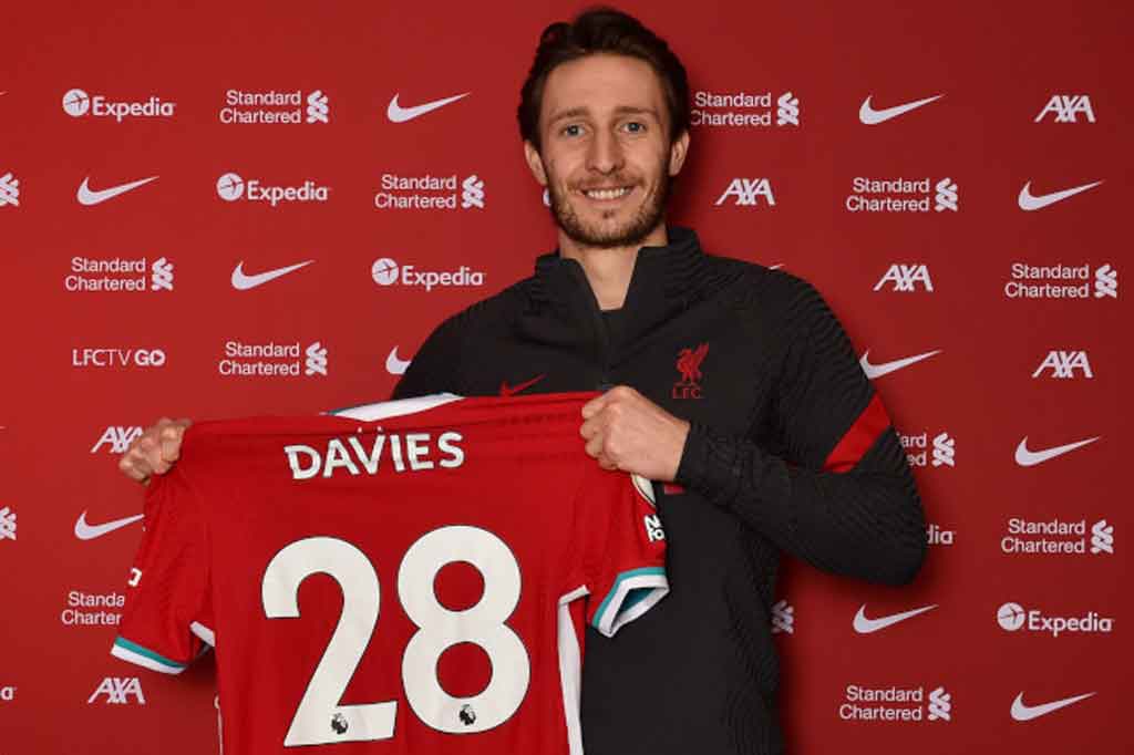 Davies, 25, dibeli dari klub kasta kedua Liga Inggris dengan perkiraan banderol sebesar £2 juta (sekitar 38,3 miliar). Dia akan mengenakan nomor punggung 28.