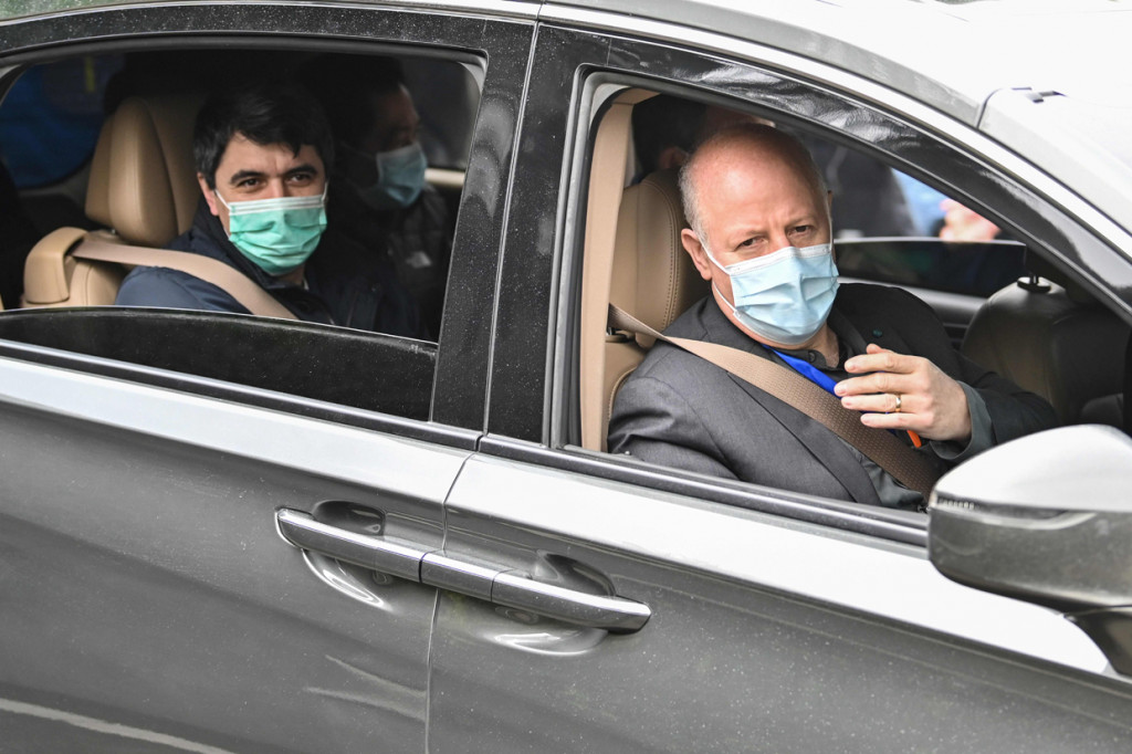 Tim investigasi yang dipimpin oleh Organisasi Kesehatan Dunia (WHO), mengunjungi fasilitas kesehatan hewan di Kota Wuhan, Provinsi Hubei, dalam upaya penyelidikan awal mula pandemi Covid-19.