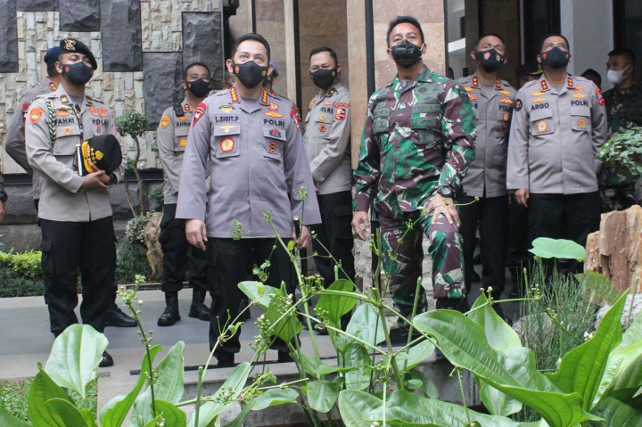 Dalam pertemuan tersebut, Sigit dan Andika sepakat untuk saling menjaga stabilitas keamanan dan ketertiban masyarakat (Kamtibmas). Mereka juga sepakat mempererat sinergi dan soliditas TNI Polri karena hukumnya wajib.