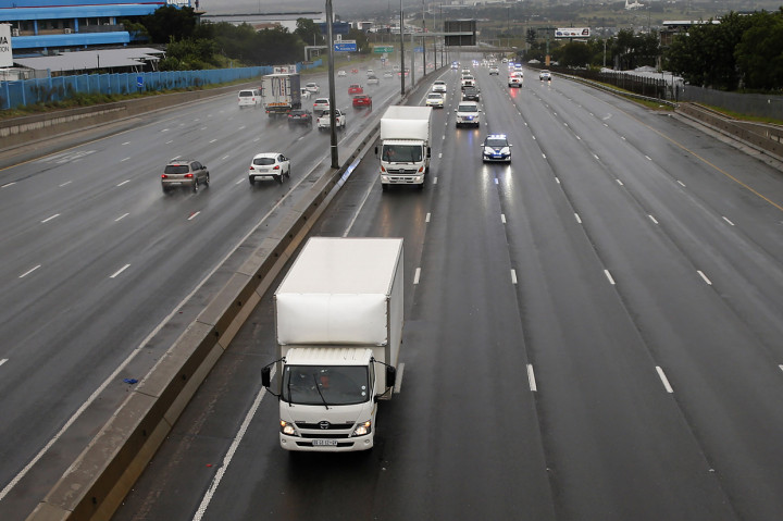 Kiriman ini adalah vaksin AstraZeneca yang dibeli dari sebuah produsen India. Vaksin pertama ini ditujukan untuk 1,2 juta petugas kesehatan yang bekerja di garis depan. 