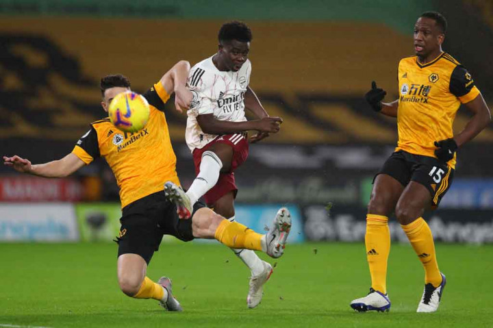 Arsenal mengawali pertandingan dengan sangat baik dan hampir membuka keunggulan pada menit pertama. Sayang tembakan Bukayo Saka membentur tiang gawang. Sementara tiga menit kemudian peluang Saka lainnya dimentahkan oleh kiper Rui Patricio.