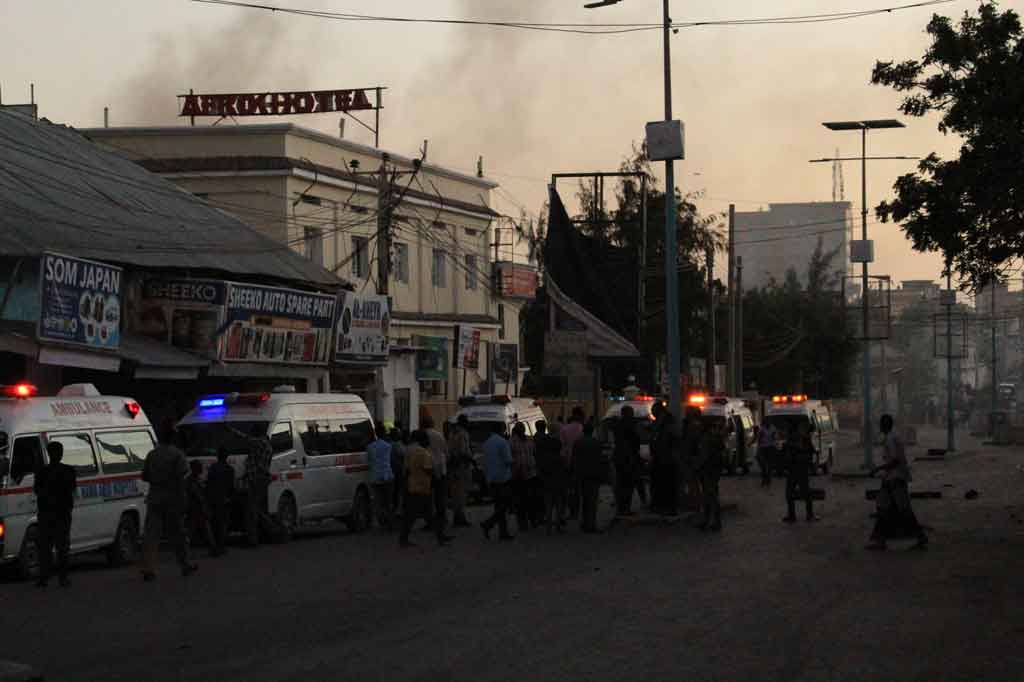 Sedikitnya lima orang, termasuk seorang mantan jenderal, tewas dalam serangan di sebuah hotel di Mogadishu, Somalia pada Minggu, 31 Januari 2021.