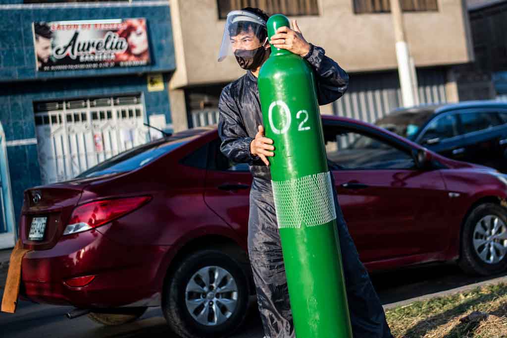 Pabrik itu dapat mengisi 10 tabung setiap 45 menit, sampai jam tutup pukul 17.00. Criogas juga masih memakai harga lama meskipun pabrik yang lain telah menaikkan harga hingga 300%. Menteri Kesehatan Pilar Mazzetti mengecam kenaikan harga tersebut dan menyebutnya sebagai tindakan kriminal. 