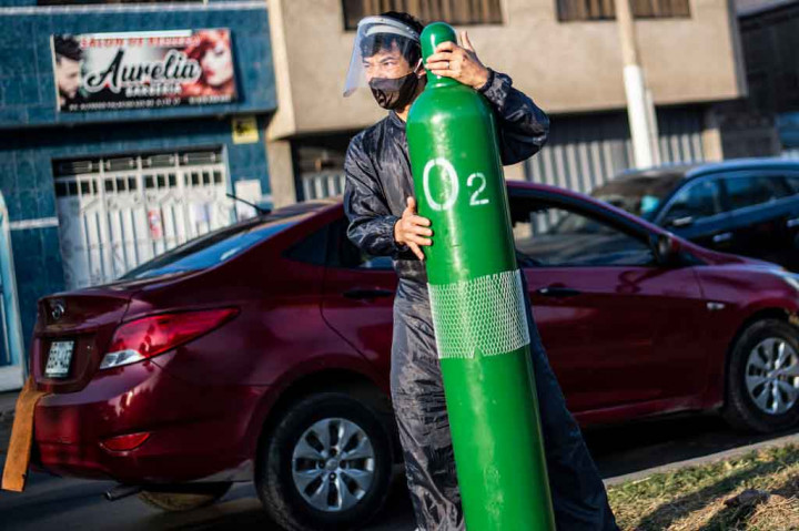 Pabrik itu dapat mengisi 10 tabung setiap 45 menit, sampai jam tutup pukul 17.00. Criogas juga masih memakai harga lama meskipun pabrik yang lain telah menaikkan harga hingga 300%. Menteri Kesehatan Pilar Mazzetti mengecam kenaikan harga tersebut dan menyebutnya sebagai tindakan kriminal. 