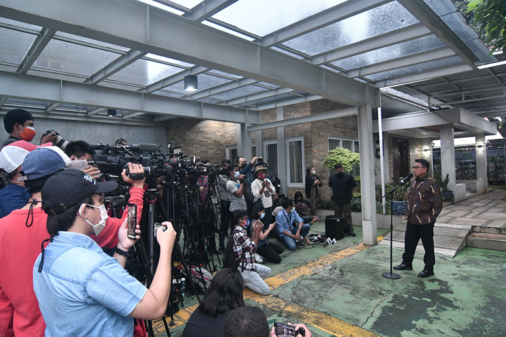 Kepala Kantor Staf Presiden Moeldoko memberikan keterangan pers di kawasan Menteng, Jakarta.