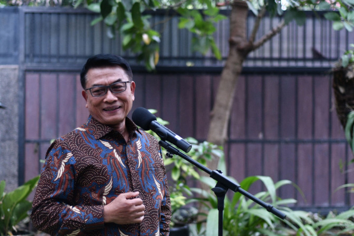 Kepala Staf Presiden (KSP) Moeldoko menyebut isu kudeta Ketua Umum Partai Demokrat Agus Harimurti Yudhoyono (AHY) sebagai lelucon. Ia tak ambil pusing soal tudingan yang menyebut dirinya dalang dari upaya kudeta tersebut.