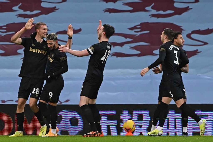 Enam menit memasuki babak kedua West Ham mampu memecah kebuntuan saat umpan Said Benrahma bisa dikejar dan diselesaikan oleh Tomas Soucek untuk menaklukkan Martinez sekaligus membawa tim tamu memimpin 1-0.