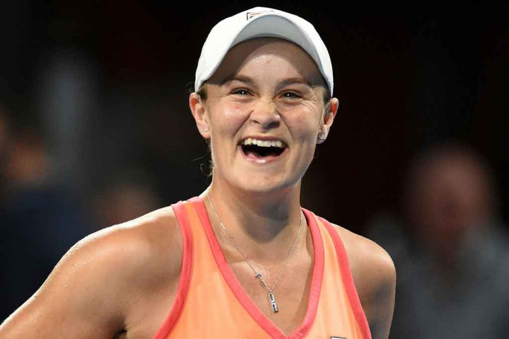 Dengan mentalitas juara, Barty mampu mengatasi kebuntuannya itu sekaligus menutup pertandingan dengan kemenangan 7-5, 2-6, 10-4.