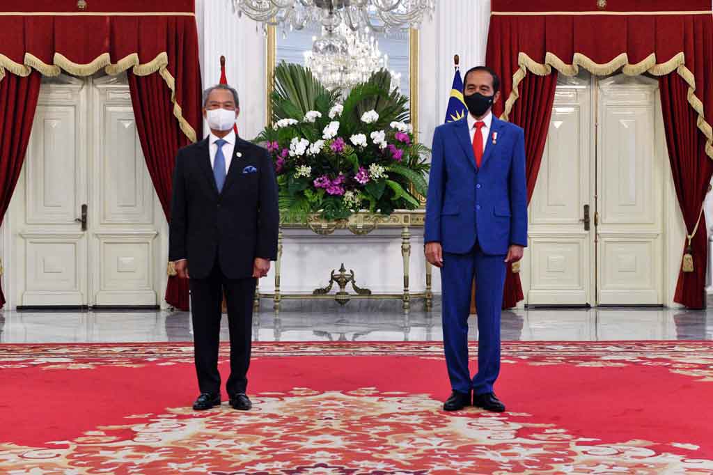 Presiden Jokowi serta PM Muhyiddin lantas melakukan pertemuan empat mata singkat di veranda Istana Merdeka. PM Muhyiddin merupakan tamu negara pertama yang berkunjung ke Indonesia pada tahun 2021.