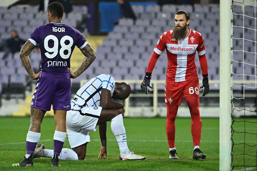 Beberapa saat kemudian giliran Romelu Lukaku yang membobol gawang Fiorentina memanfaatkan bola kiriman Perisic. Namun gol tersebut dianulir wasit karena Perisic offside terlebih dahulu. tidak ada tambahan gol lagi hingga laga usai, membuat Inter unggul 2-0 atas tuan rumah.