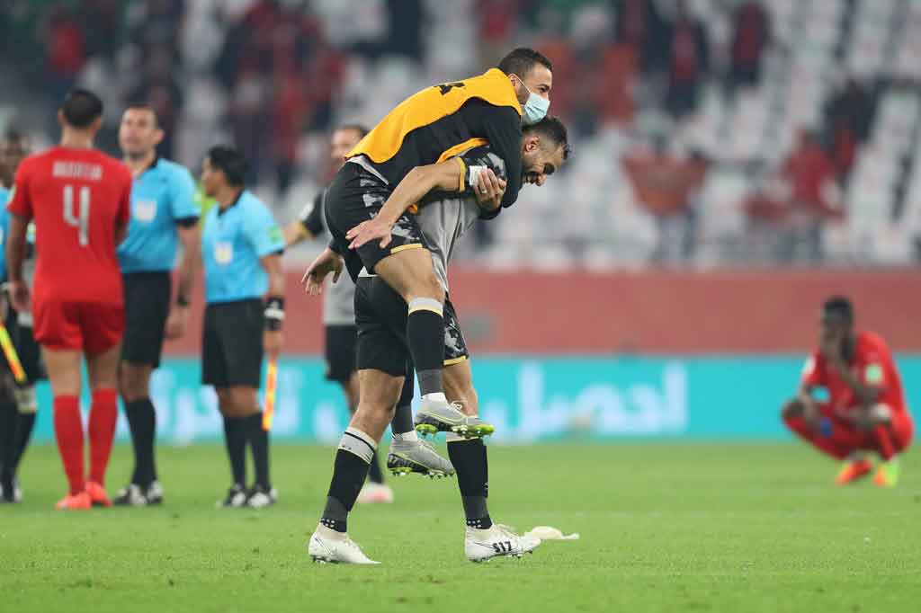 Gol semata wayang yang dikemas Hussein El Shahat ke gawang Al Duhail sudah cukup untuk mengamankan tiket Al Ahly ke semifinal Piala Dunia Klub 2021. Klub asal mesir tersebut selanjutnya menantang wakil Eropa Bayern Muenchen.