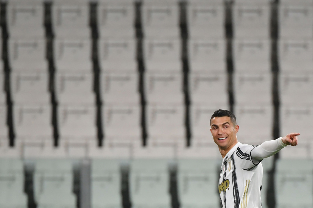 Juventus menutup babak pertama dengan keunggulan 1-0 berkat gol Cristiano Ronaldo pada menit ke-13.