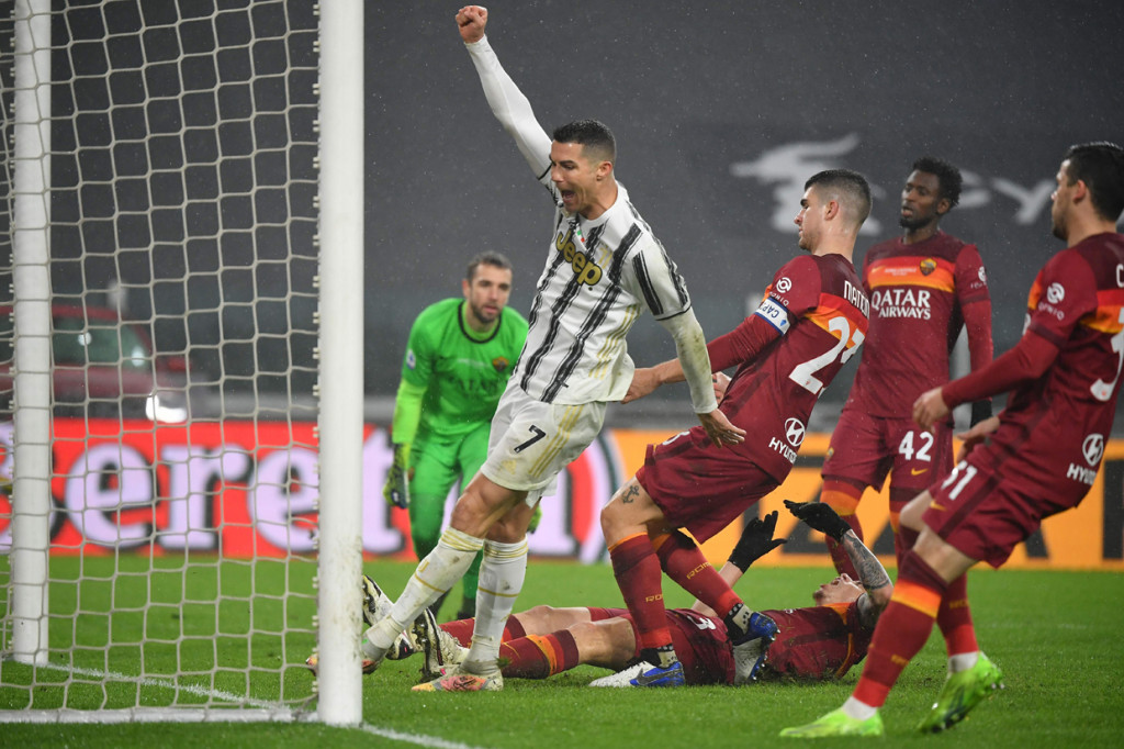 Di paruh kedua, Roma mendominasi pertandingan. Namun, justru Juventus yang menambah keunggulan setelah Roger Ibanez melakukan gol bunuh diri pada menit ke-69.