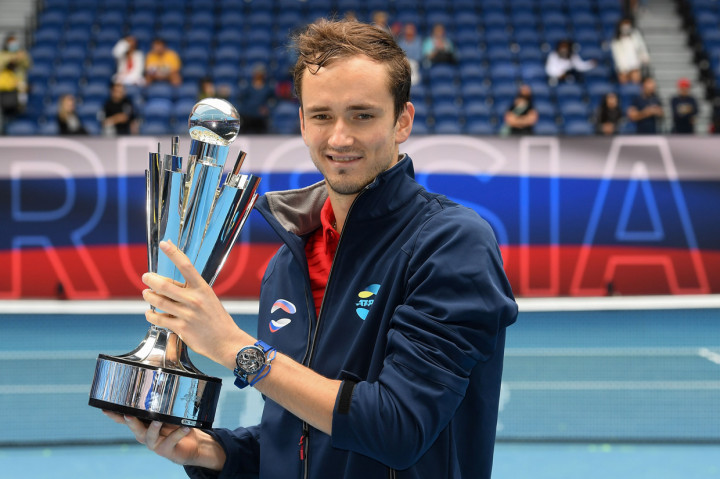Medvedev, saat ini, membukukan rekor 14 laga tidak terkalahkan, termasuk menjadi juara ATP Masters dan ATP Tour Finals, dengan 10 di antaranya melawan petenis 10 besar dunia. AFP Photo/William West