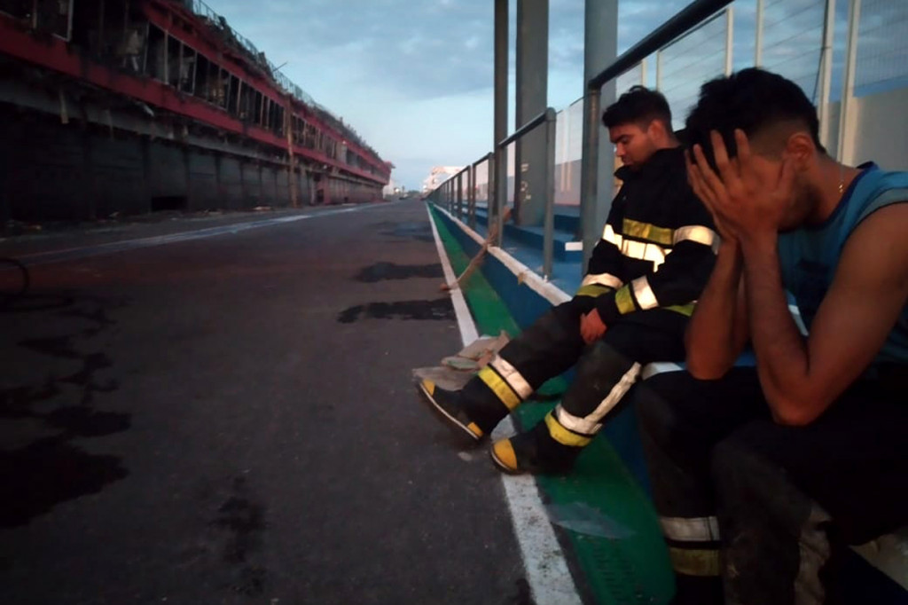 Beruntung, laporan terkini menyebutkan bahwa tidak ada korban jiwa dari kebakaran hebat yang diperkirakan bermula pada pukul 23.00 waktu setempat pada Jumat, 5 Februari 2021, tersebut.