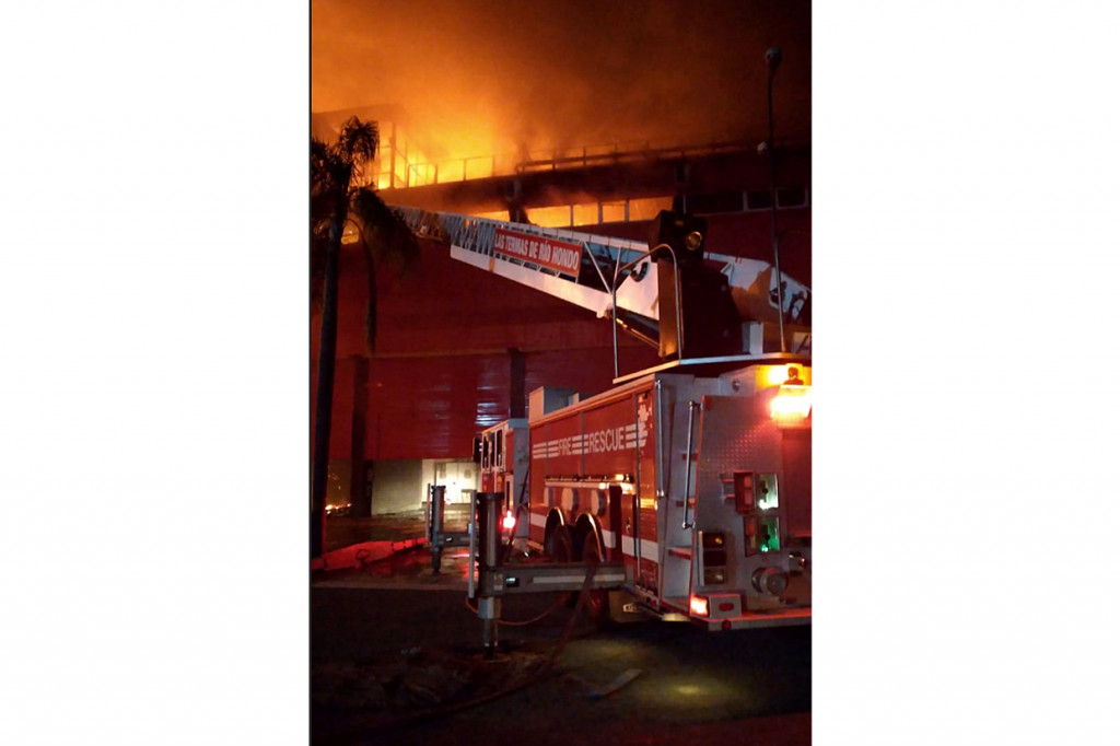 RTP Sport melaporkan sekitar 80 persen bangunan sirkuit yang terletak di Provinsi Santiago del Estero, Argentina, tersebut dikonsumsi oleh api.