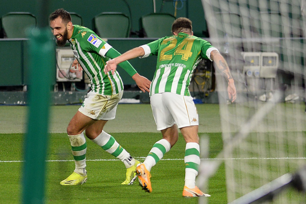 Tim tuan rumah sukses memimpin 1-0 di babak pertama lewat gol Borja Iglesias.