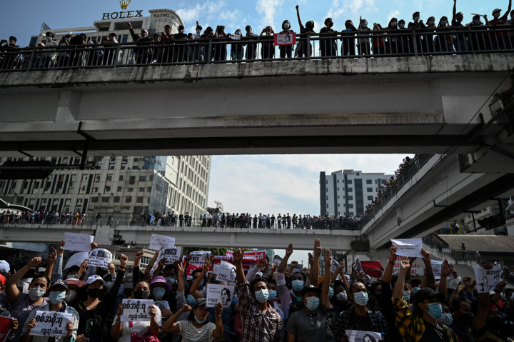 Para penentang kudeta militer di Myanmar terus menyerukan lebih banyak unjuk rasa dan aksi mogok kerja. 