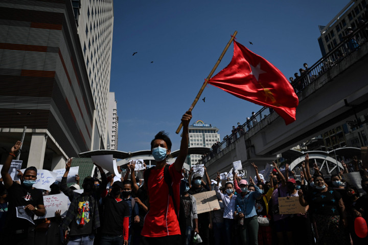 Para penentang kudeta militer di Myanmar terus menyerukan lebih banyak unjuk rasa dan aksi mogok kerja. 