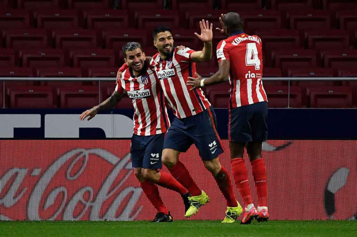 Atletico memasuki babak kedua dengan inisiatif lebih menyerang dan tempo yang sedikit lebih tinggi setiap menguasai bola. Hasilnya, pada menit ke-50, Suarez mencetak gol keduanya dengan penyelesaian cermat menyambut umpan silang voli Renan Lodi untuk membawa Atletico berbalik memimpin 2-1 atas Celta.