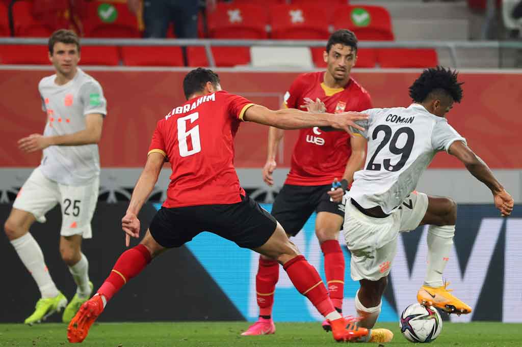 Bayern terus menikmati dominasi penguasaan bola dan menciptakan sejumlah peluang pada babak kedua. Sedangkan Al Ahly terpaksa mengandalkan serangan balik, yang membuat mereka kesulitan untuk merepotkan Neuer.