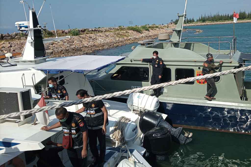  Kapal pesiar asing super yacht bernama 'La Datcha' ditahan pihak berwenang karena memasuki perairan Indonesia tanpa izin. Kapal tersebut sempat berlabuh di Pulau Rusa, Kabupaten Aceh Besar, Aceh, pada Senin, 8 Februari 2021.