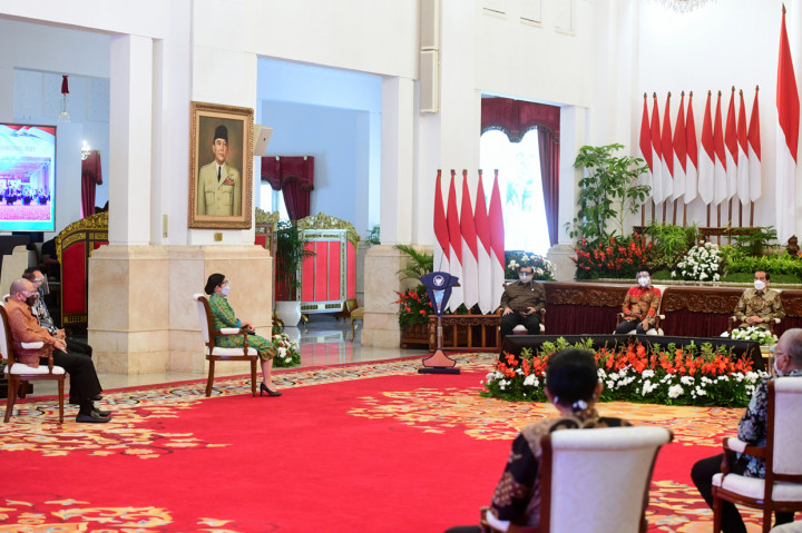 Hadir secara langsung di Istana Negara di antaranya ialah Ketua MPR RI Bambang Soesatyo, Ketua DPR RI Puan Maharani, Ketua DPD RI La Nyalla Mattalitti, Menteri Komunikasi dan Informatika Johnny Gerard Plate, Sekretaris Kabinet Pramono Anung.