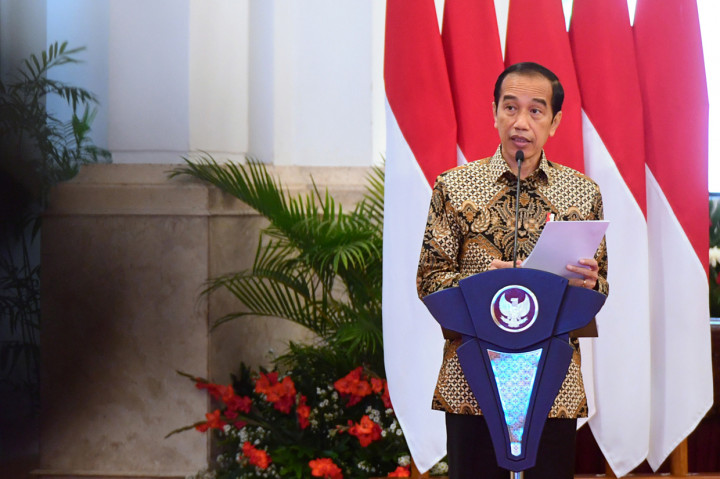 Dalam kesempatan tersebut, presiden tak lupa menyampaikan ucapan terima kasih kepada seluruh insan pers yang telah membantu pemerintah untuk mengedukasi masyarakat untuk berdisiplin dalam menjalankan protokol kesehatan untuk mencegah penyebaran virus korona penyebab pandemi Covid-19. 