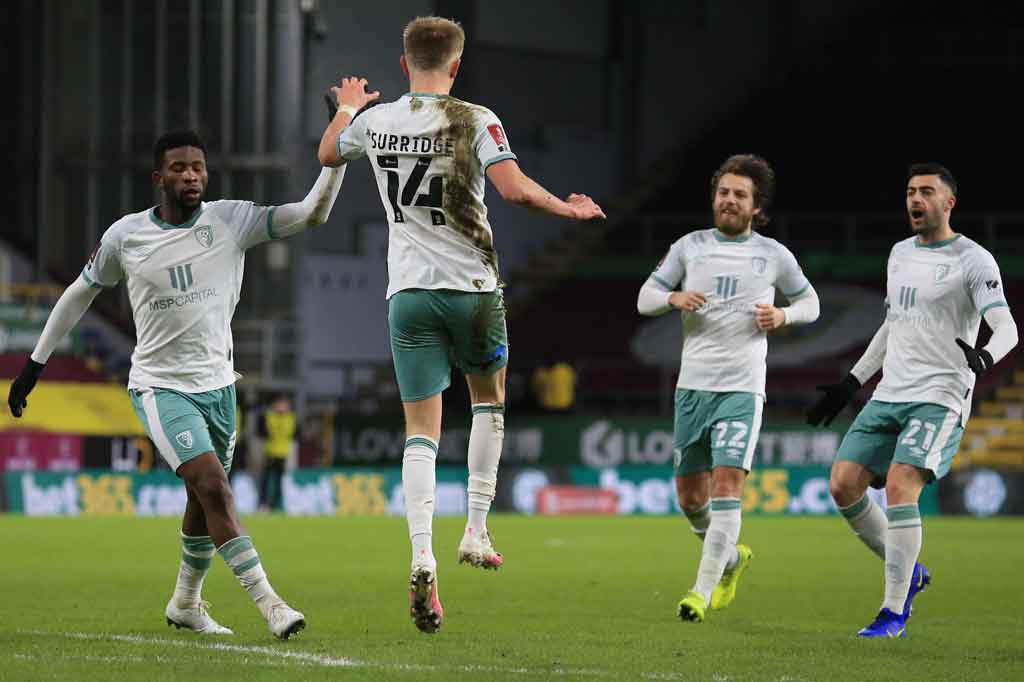 Sam Surridge melakukan selebrasi usai menjebol gawang tuan rumah Burnley.