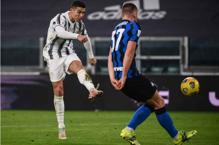 Bintang Portugal itu memiliki peluang terbaik pada laga tersebut, namun ia gagal memaksimalkan umpan terobosan Weston McKennie dengan Handanovic yang melakukan penyelamatan di tiang dekat. Sang kiper kembali menggagalkan peluang Ronaldo setelah ia menggiring bola melewati Milan Skriniar dan Nicolo Barella.