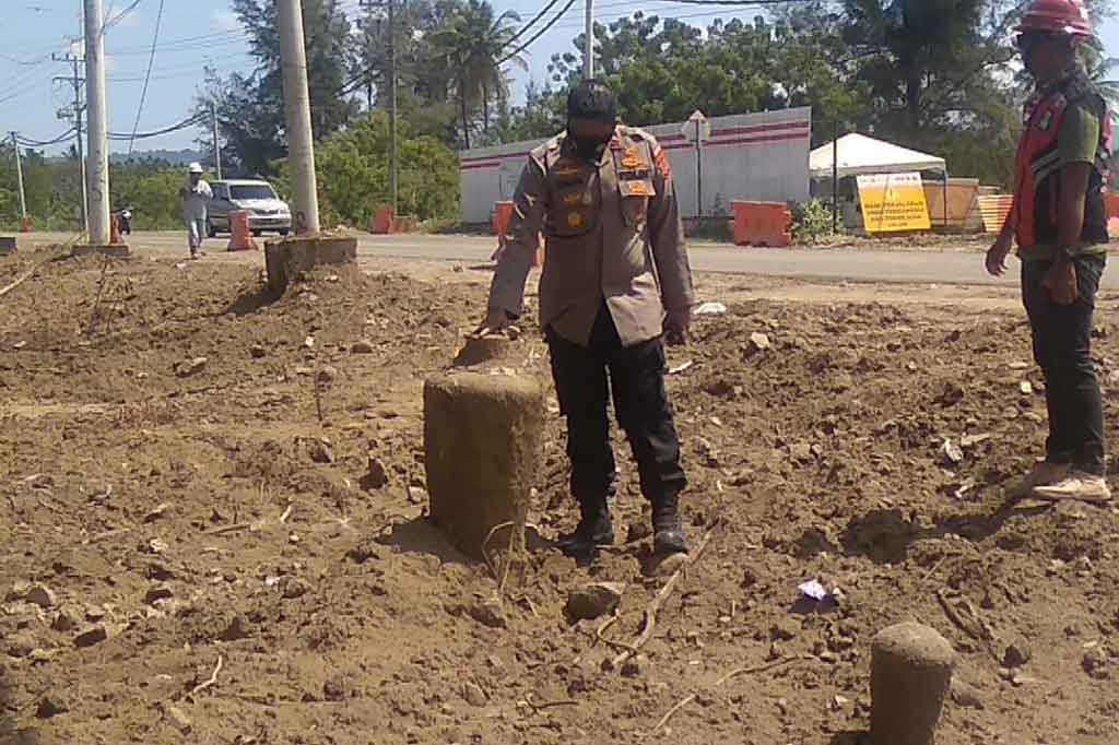 Situs makam purbakala ditemukan di kawasan gerbang Tol Kajhu, Kabupaten Aceh Besar, Aceh, pada Rabu, 10 Februari 2021. Makam tersebut diduga merupakan makam raja-raja dan makam para ulama besar Aceh era Kesultanan Aceh Darussalam yang berusia sekitar ratusan tahun.