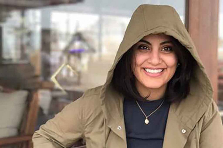 Pihak berwenang Arab Saudi pada Rabu, 10 Februari 2021 membebaskan aktivis hak-hak perempuan terkemuka Loujain al-Hathloul setelah hampir tiga tahun ditahan.